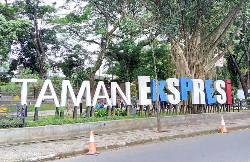 Taman Ekspresi Salah Satu Taman Paling Indah di Surabaya